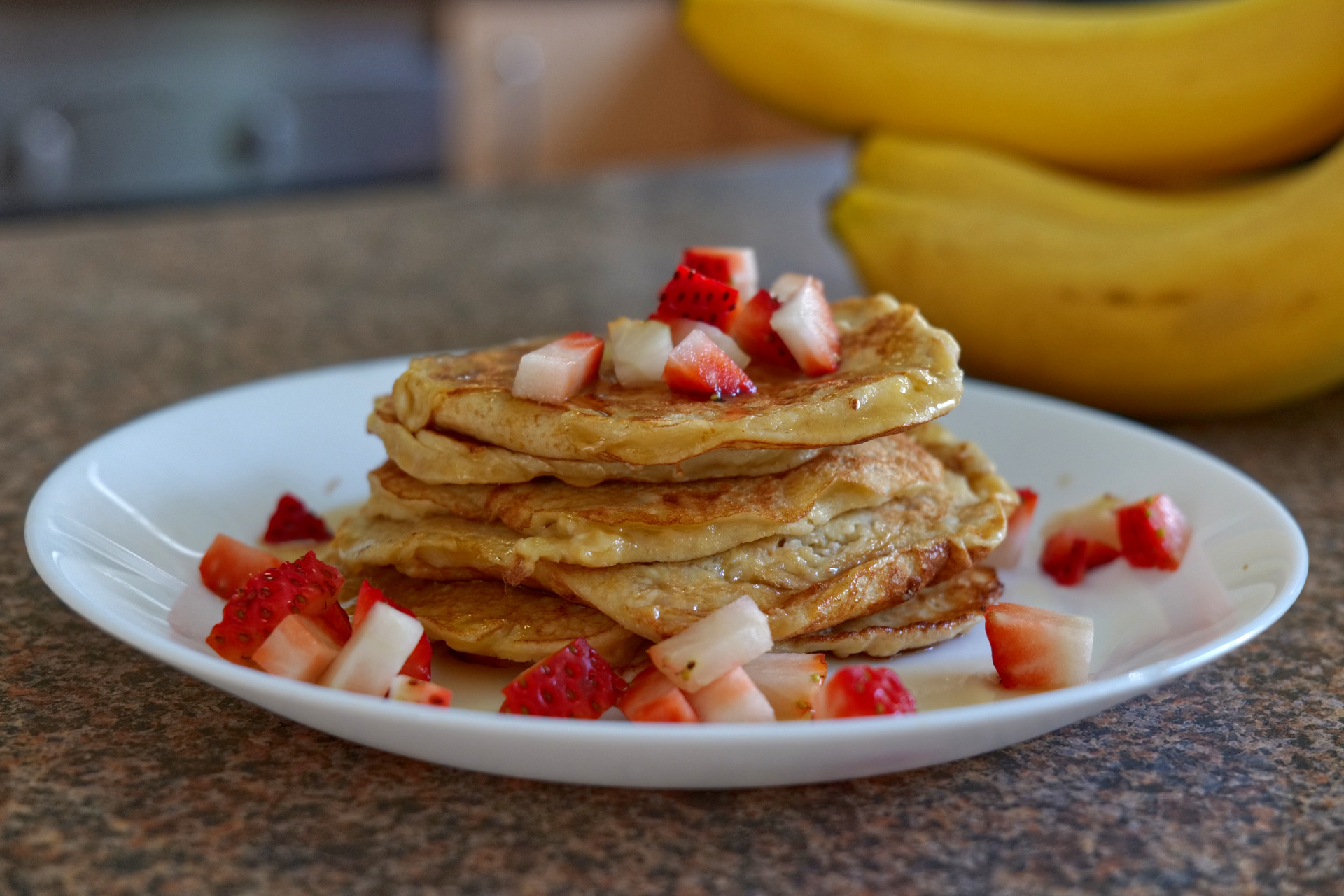 Fluffy 2-Ingredient Banana Pancakes