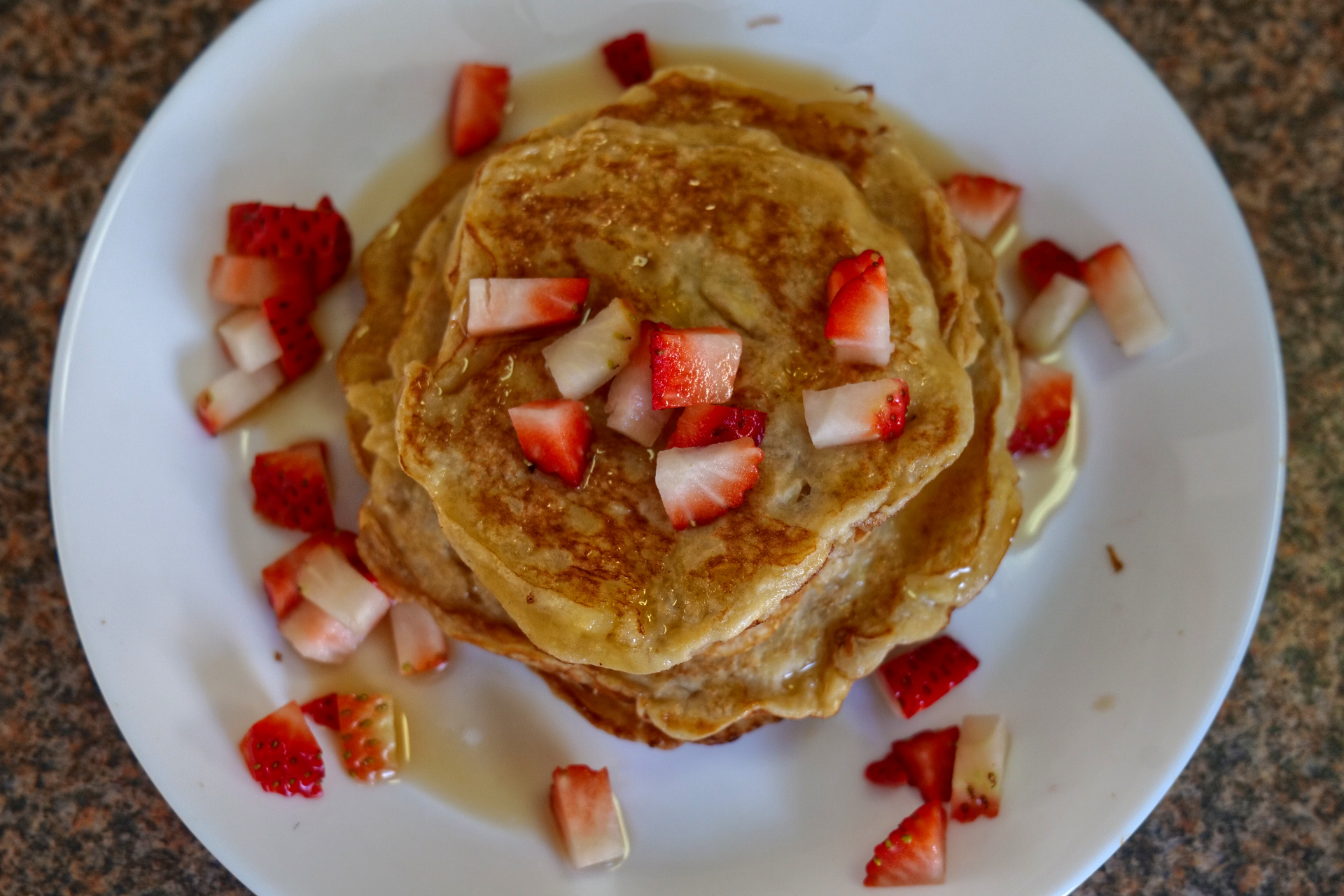 Fluffy 2-Ingredient Banana Pancakes