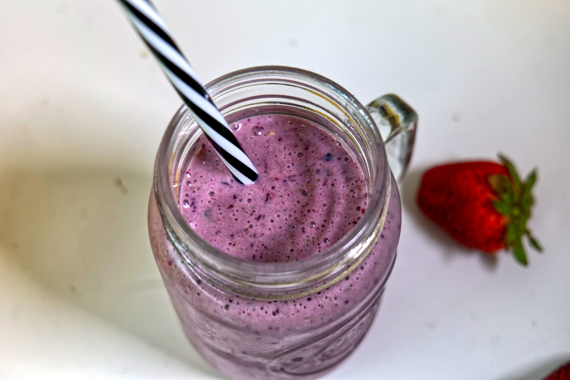 Creamy Berry Banana Smoothie