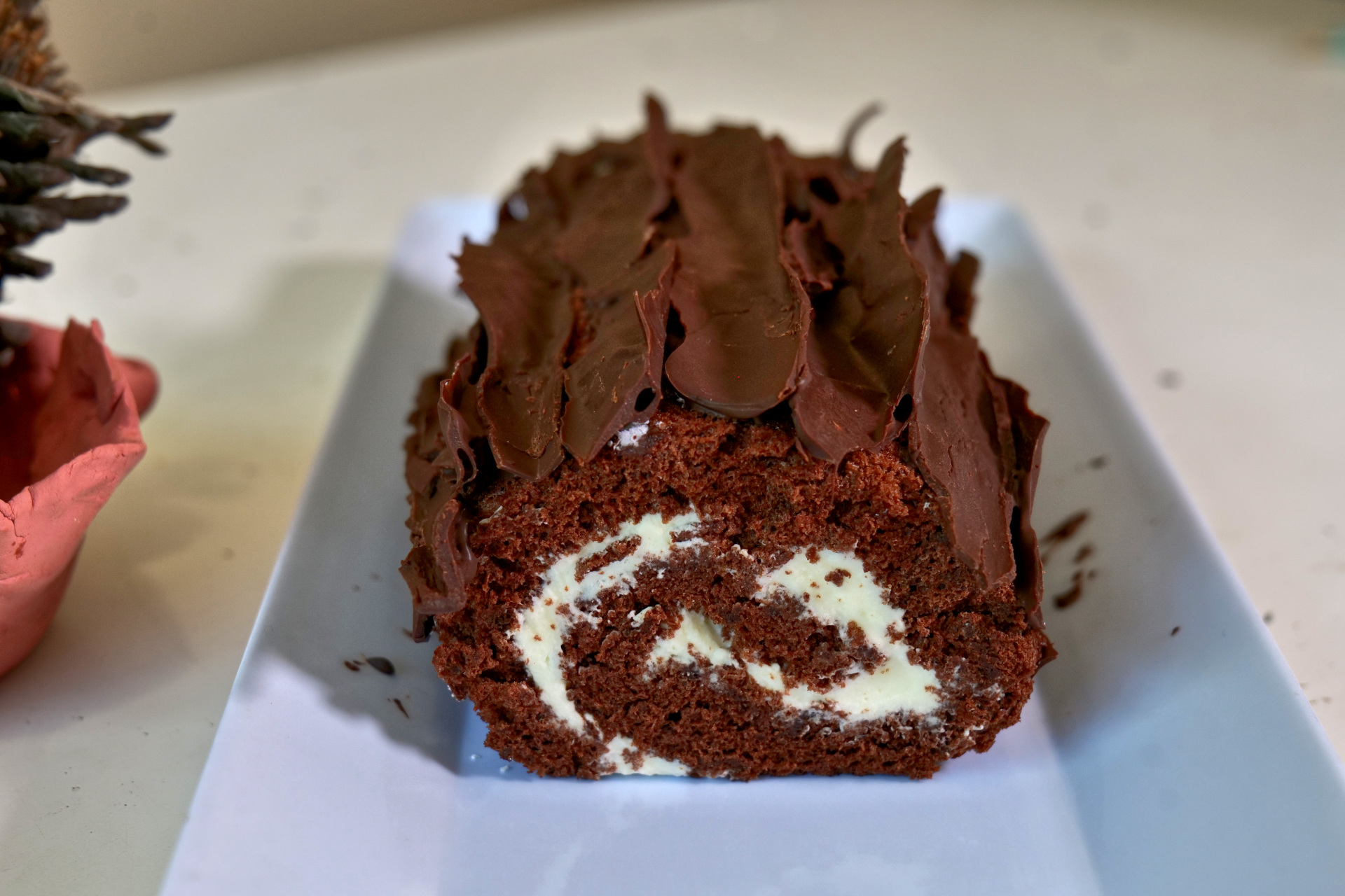 Chocolate Christmas Yule Log Cake 