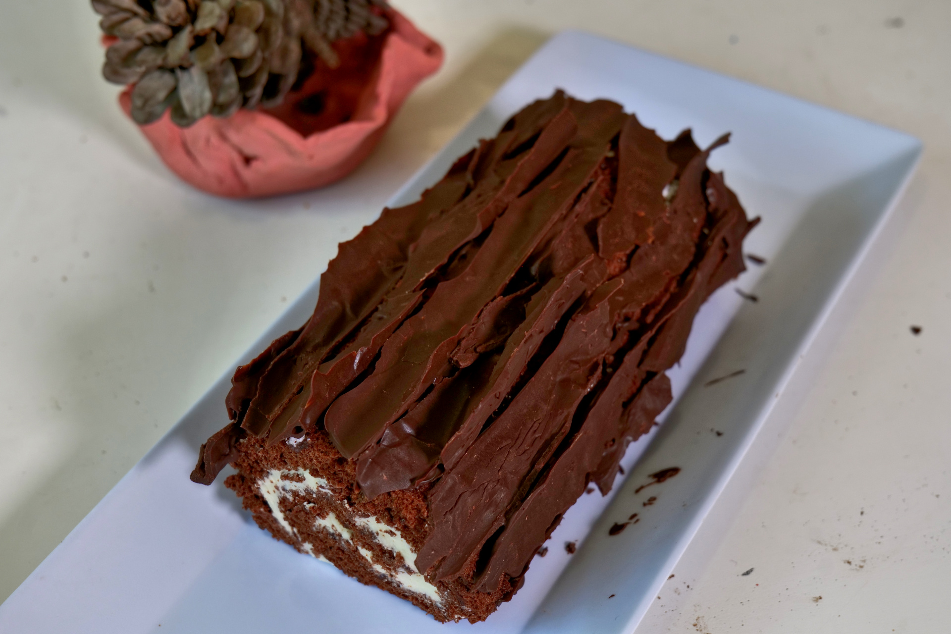 Chocolate Christmas Yule Log Cake 