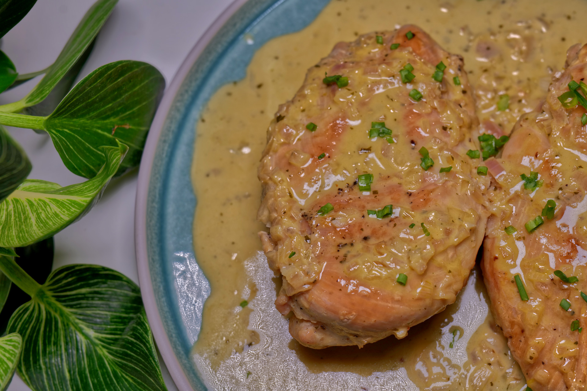 Restaurant-Style Creamy Garlic Chicken Breasts