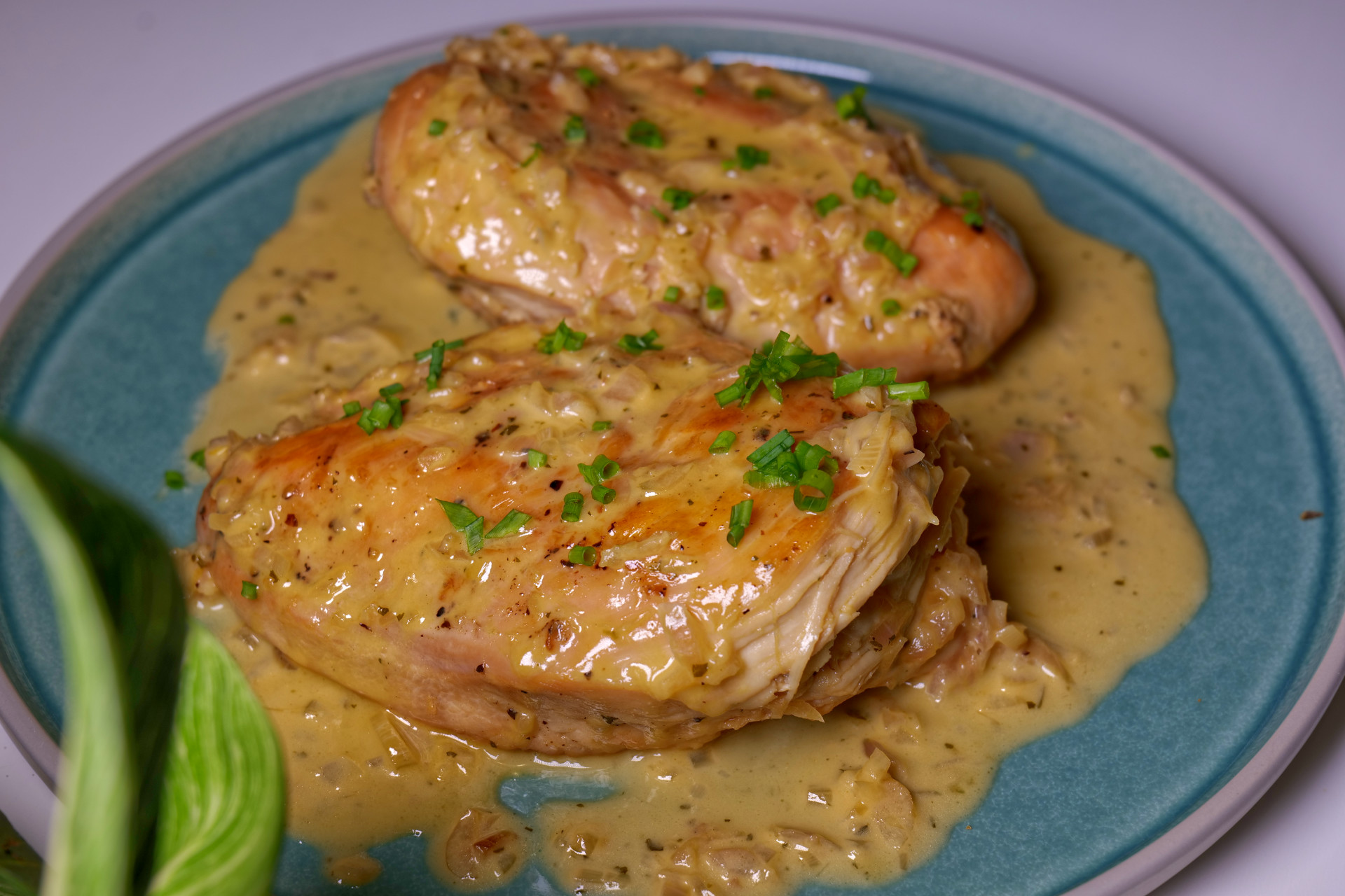 Restaurant-Style Creamy Garlic Chicken Breasts