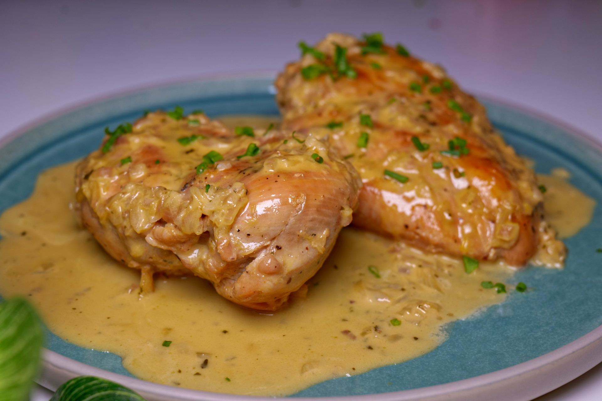 Restaurant-Style Creamy Garlic Chicken Breasts