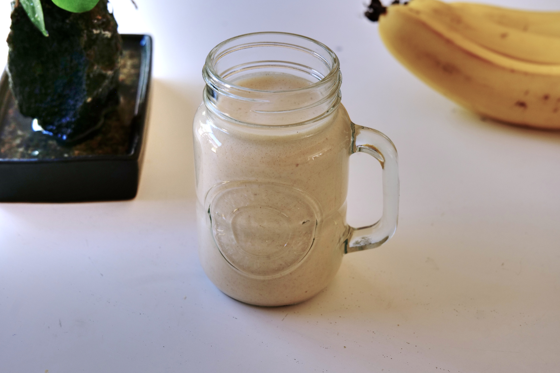 Creamy Date and Oat Smoothie