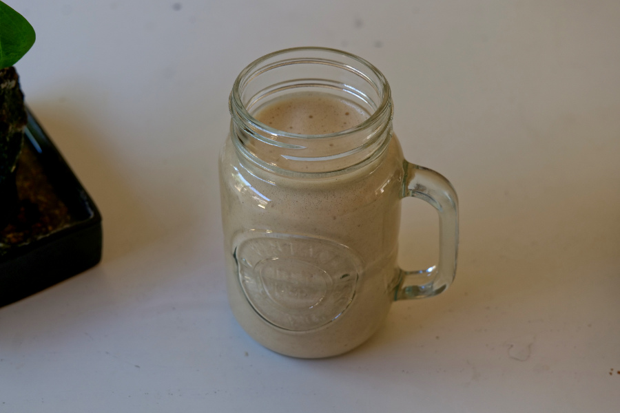 Creamy Date and Oat Smoothie