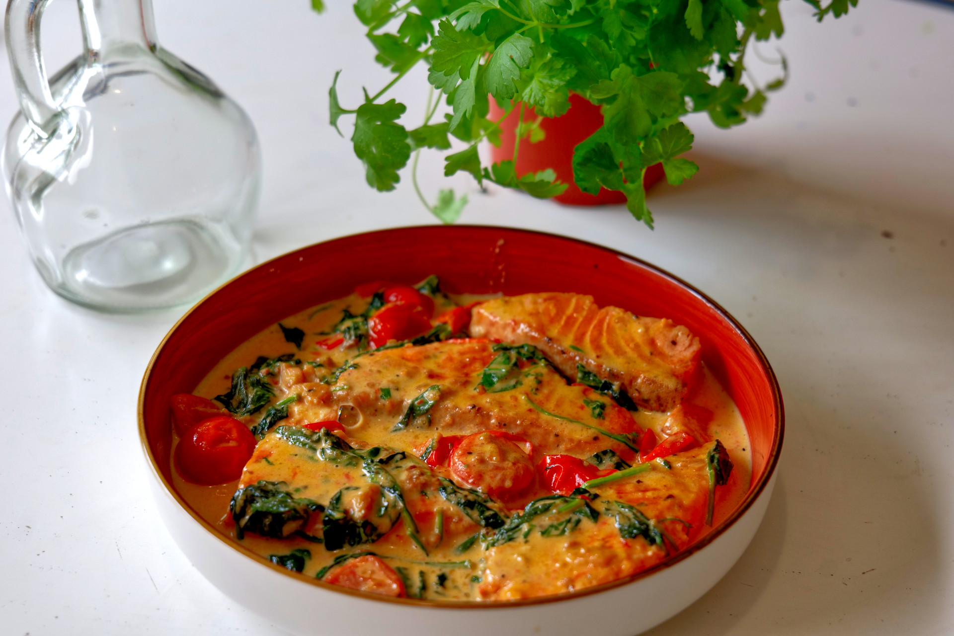 Creamy Salmon with Garlic & Spinach