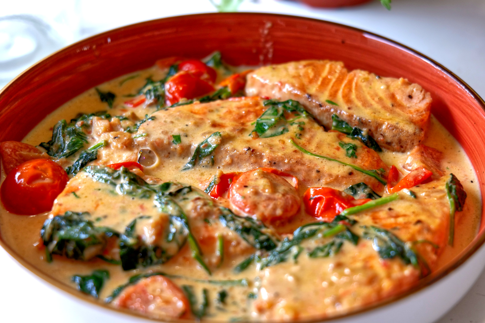 Creamy Salmon with Garlic & Spinach