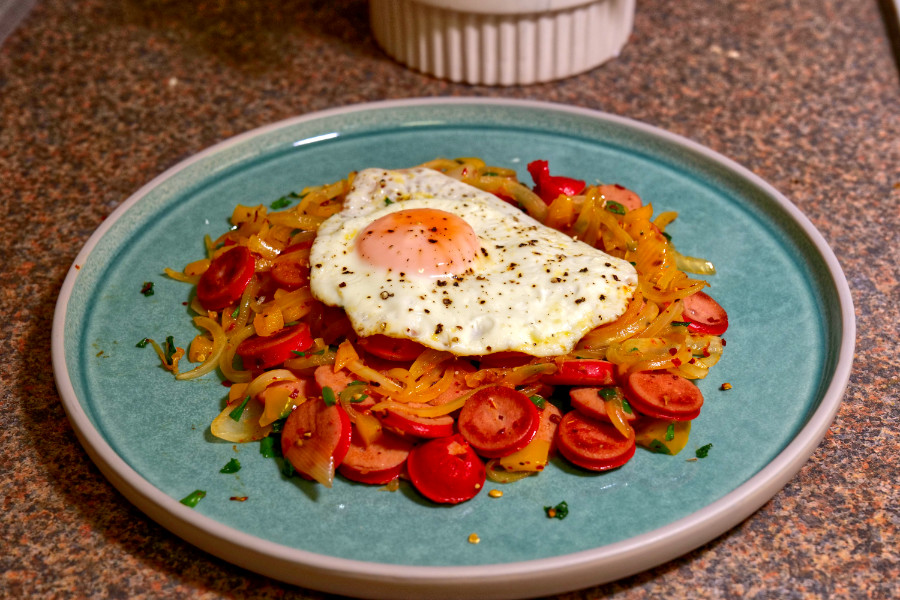 One-Pan Sausage and Pepper Scramble with a Sunny-Side Up Egg
